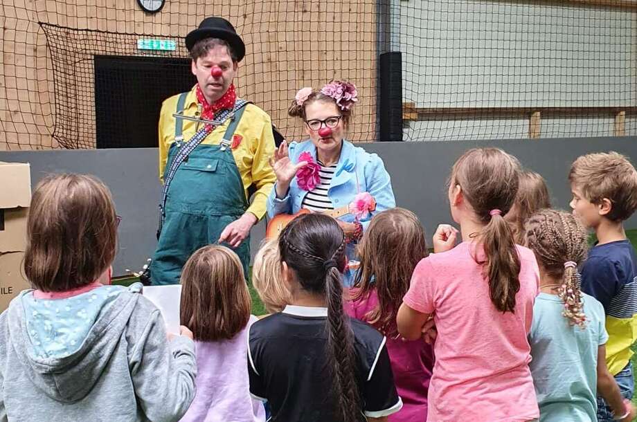 ROTE NASEN SOS Clowns in Tagesbetreuung für von Hochwasser geschädigte Kinder in Sinzig. ROTE NASEN helfen bei Flutkatastrophe. 