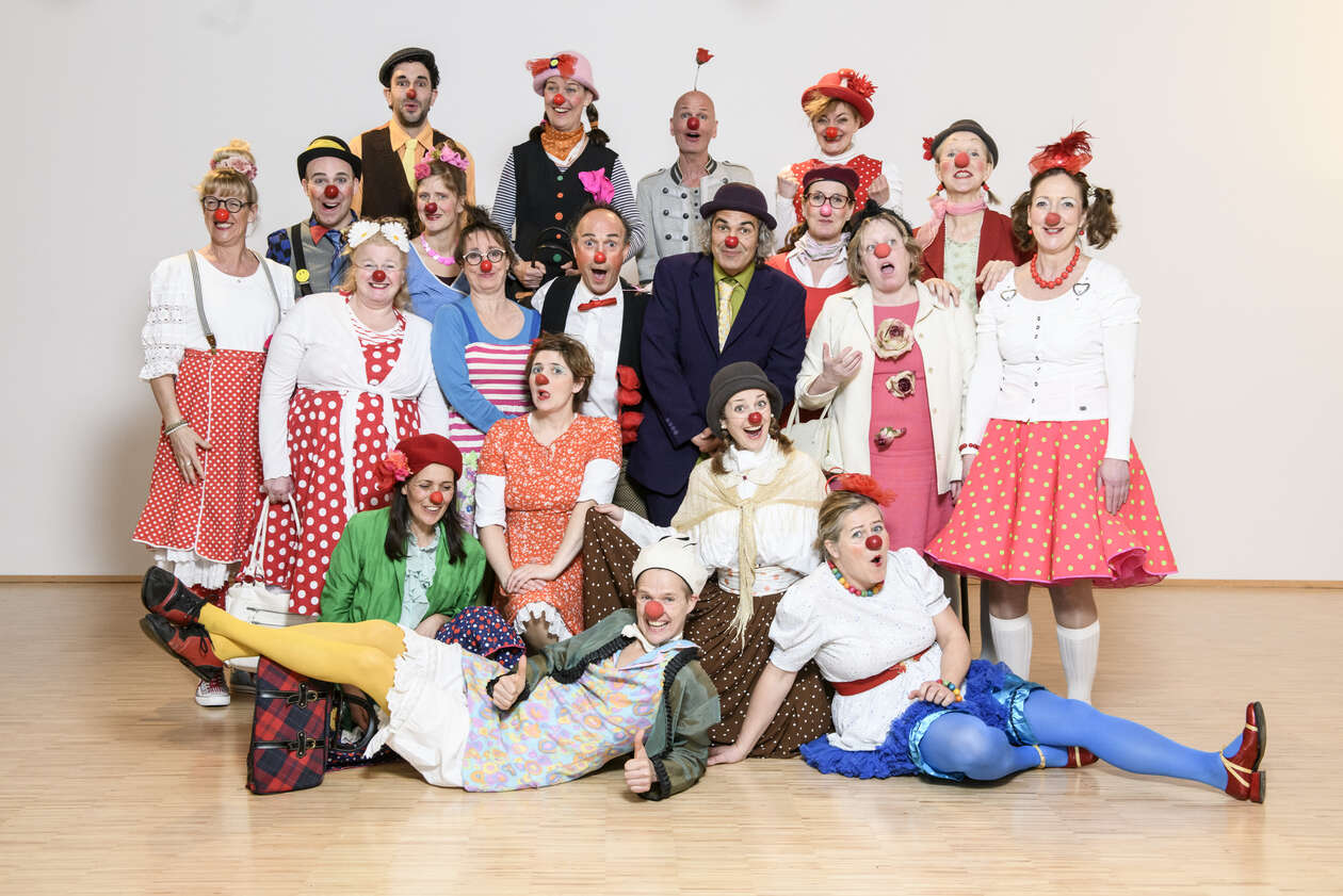Ein Gruppen Bild nach dem Worksohp von allen Clowns 