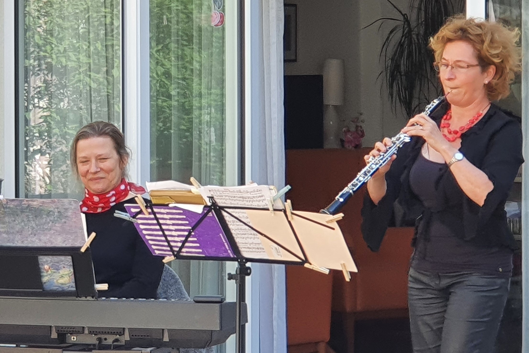 Gudrun Vogler (Rundfunksinfonieorchester Berlin) an der Oboe und Susanne Meier (Piano).