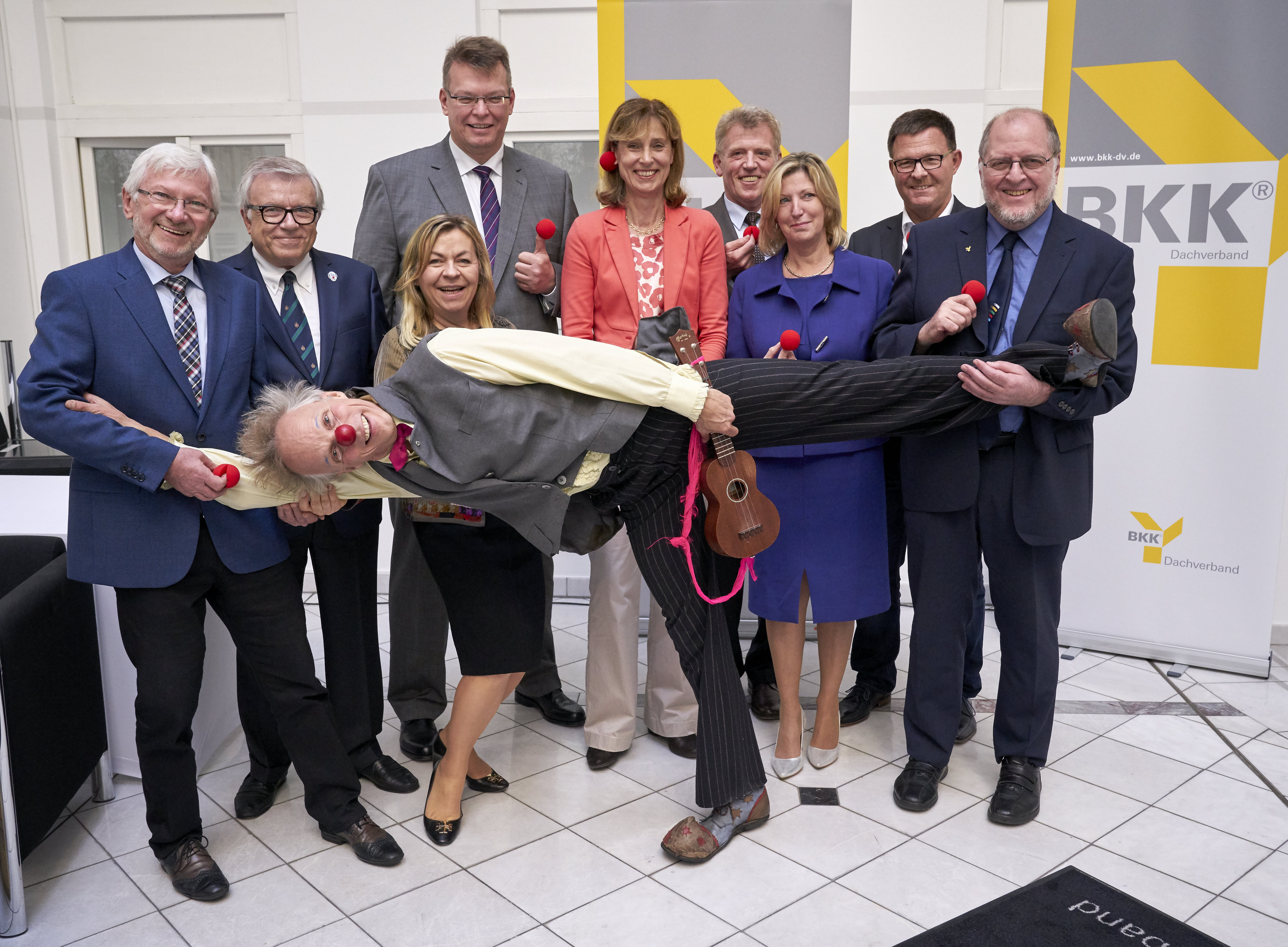 Ein Gruppen Bild der BKK mit Filou 